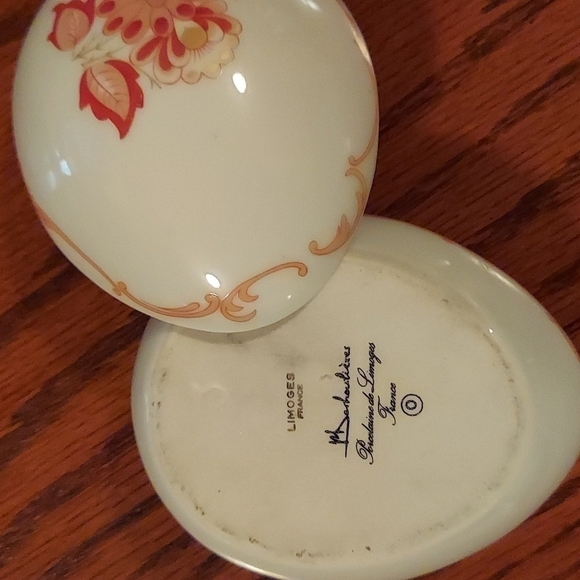 Vintage Limoges egg-shaped trinket dish - Picture 3 of 5